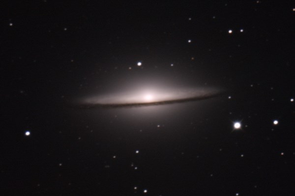 ソンブレロ銀河M104